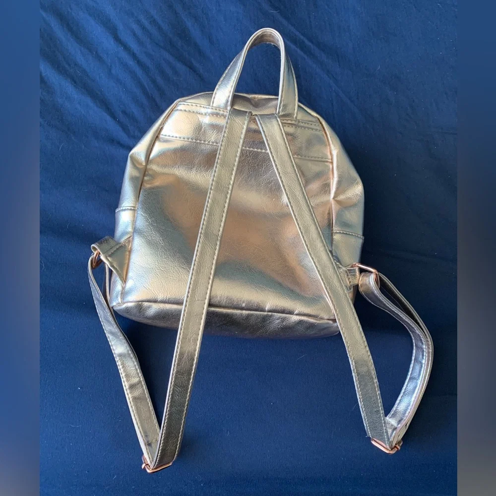 💀 Rose Gold Mini Backpack - Picture 5 of 6